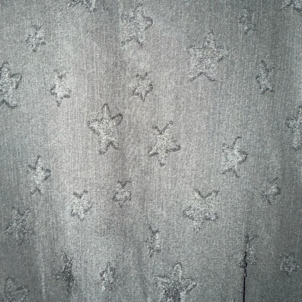 Torrid Crinkle Chiffon With Star Smocked Waist Puff Sleeve Top- Size 2-2X - Picture 9 of 12